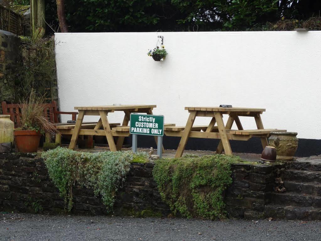 The Red Lion Hotel Oakford Exteriör bild